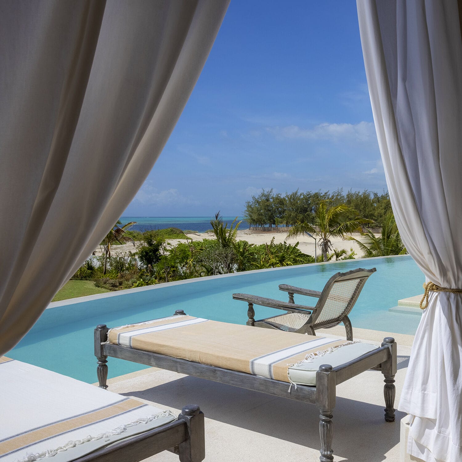 047 Beach Palazzo