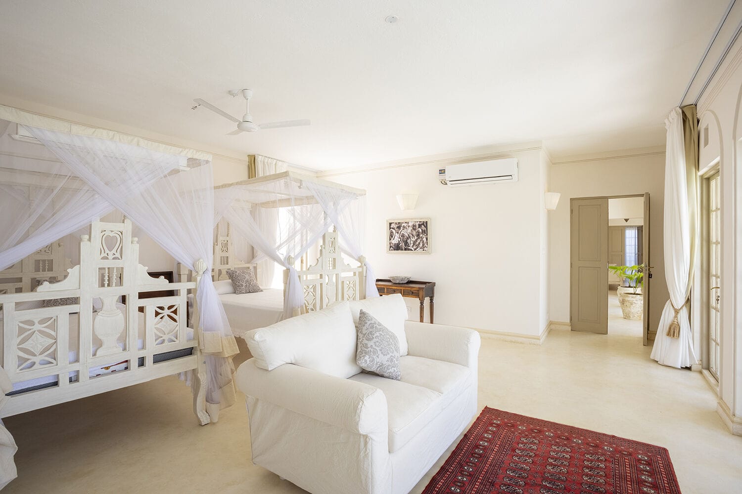 068 Beach Palazzo